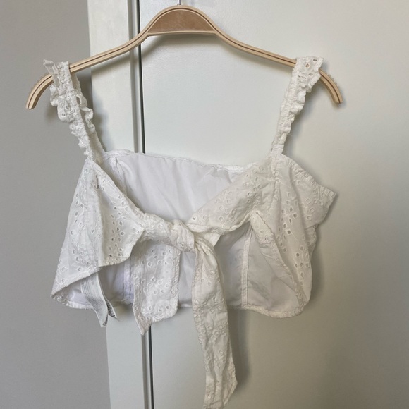 Hollister Tie-back ruffle crop cami - Picture 5 of 7